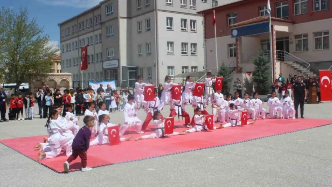 23 Nisan kutlamalarında çocuklar yarıştı