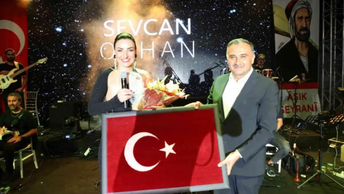 38. Aşık Seyrani Kültür Ve Sanat Festivalinin 2. gününde Sevcan Orhan rüzgarı esti