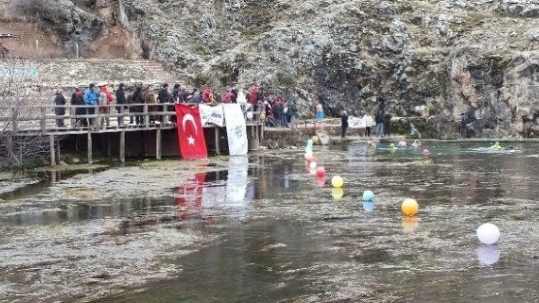 3. Kış Yüzme Şenliği Bünyan'da Yapıldı