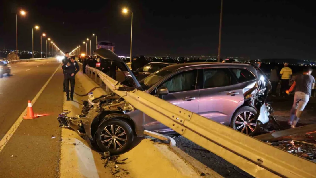 7 araç birbirine girdi, ortalık savaş alanına döndü: 2 yaralı