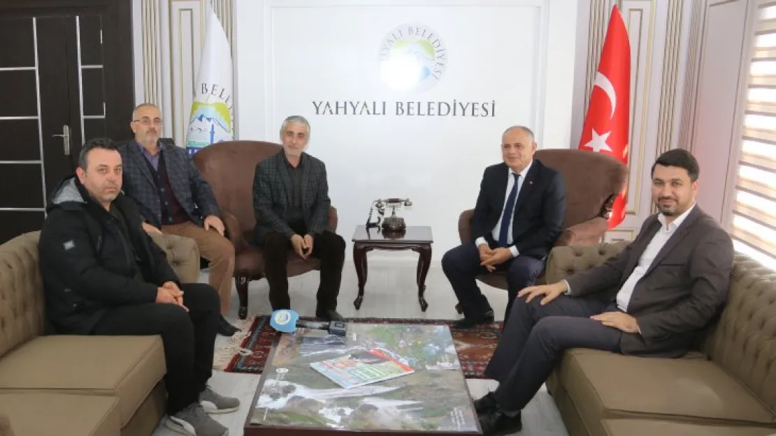 Muhtarlar ve esnaflardan Başkan Öztürk'e teşekkür