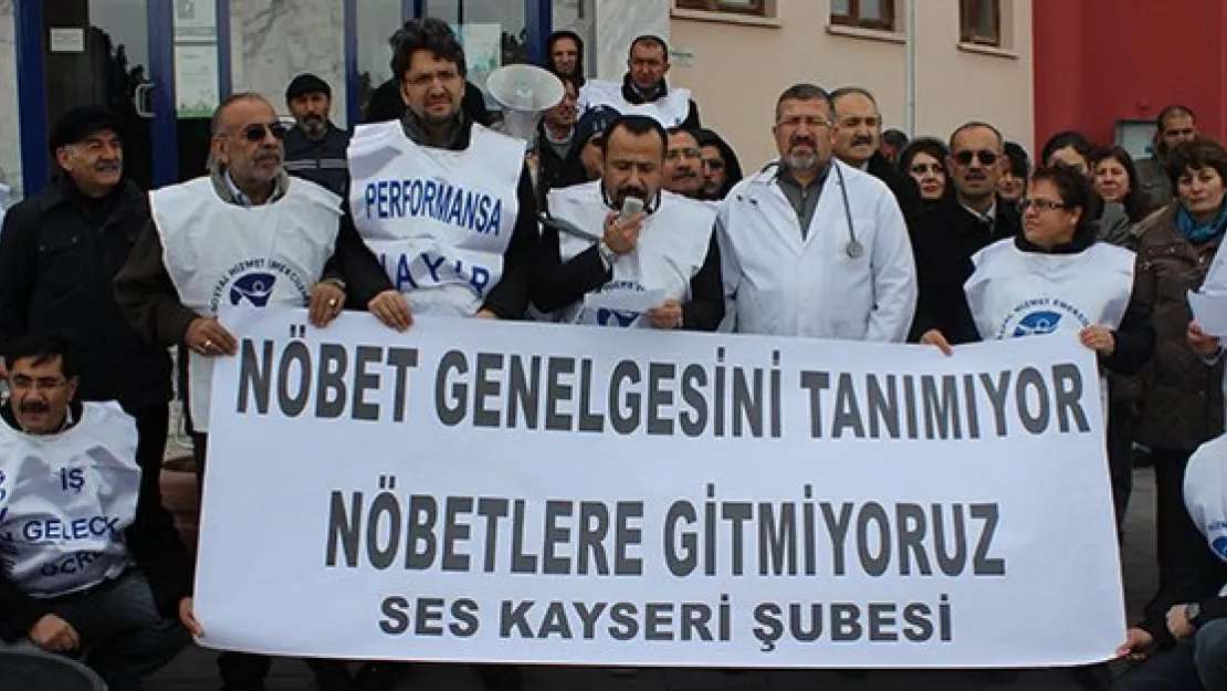 Aile hekimleri bir günlük iş bırakma eylemi yaptı