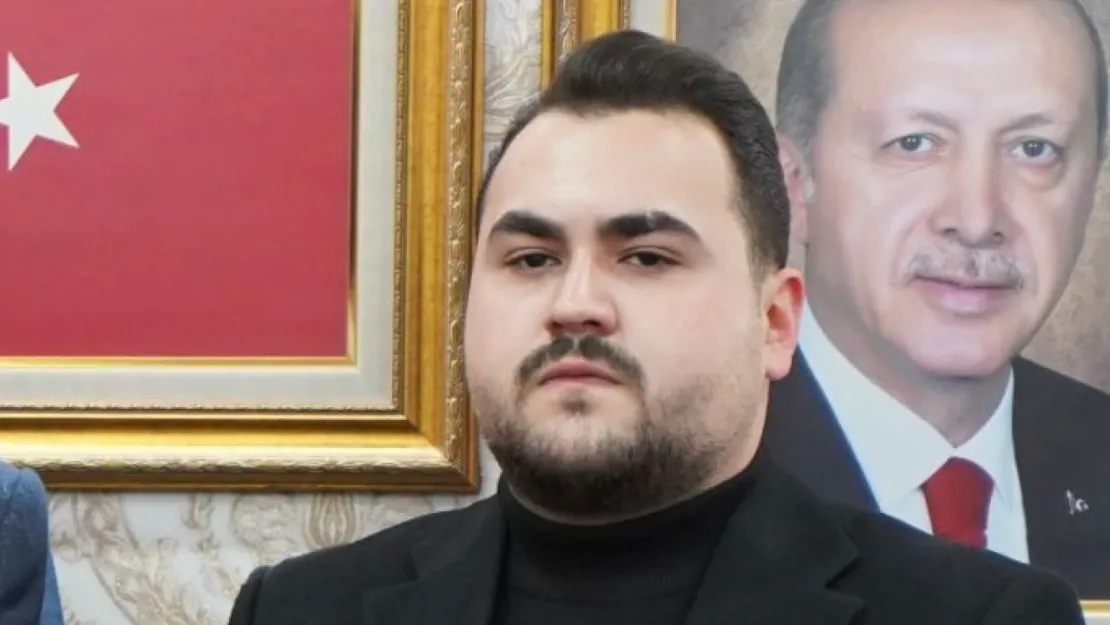 Ak Parti İl Gençlik Kolları Teşkilat Başkanı Özcan görevini bıraktı