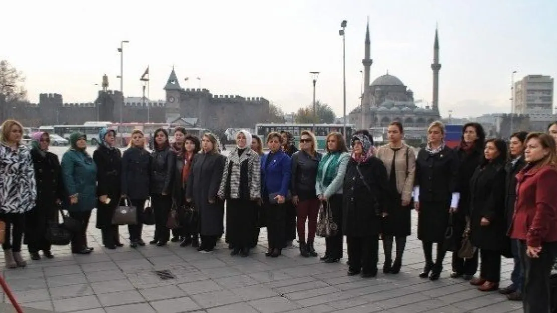 Ak Parti Kadın Kolları Başkan Yardımcısı Sibel Canatan: 