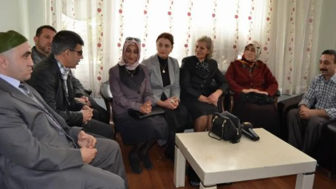 AK PARTİ ÖZÜRLÜLER KOMİSYONUNDAN GÖR-BİR'E ZİYARET