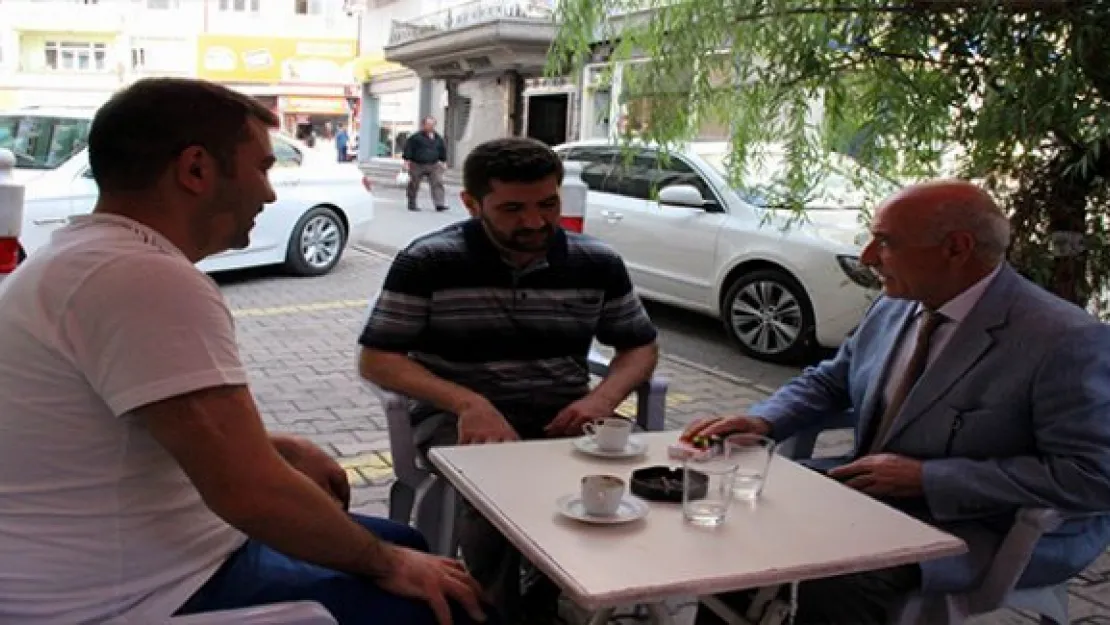 Ak Partili vekil adayları esnafları ziyaret etti