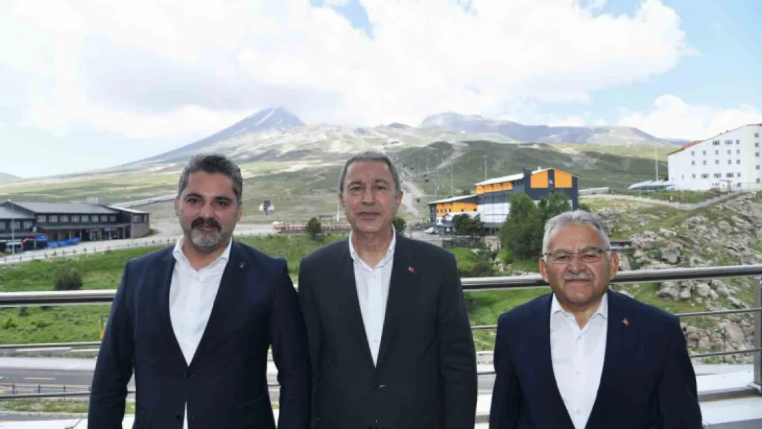 Akar ile Büyükkılıç, Erciyes Yüksek İrtifa Kamp Merkezi'nde incelemelerde bulundu