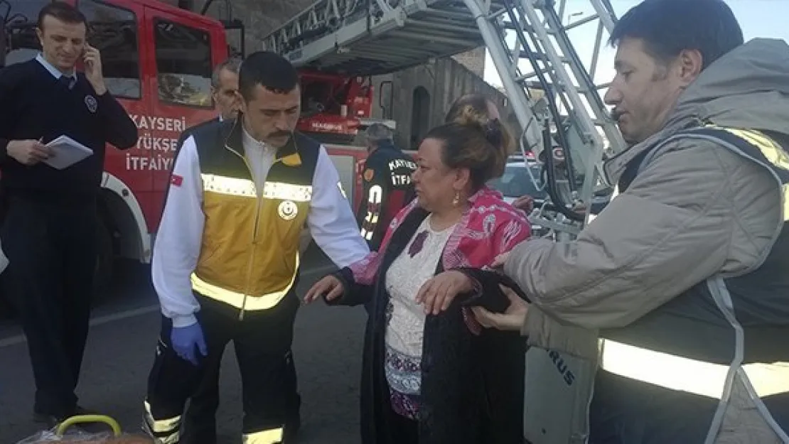 Altınlarını kaptırdı surlara çıktı