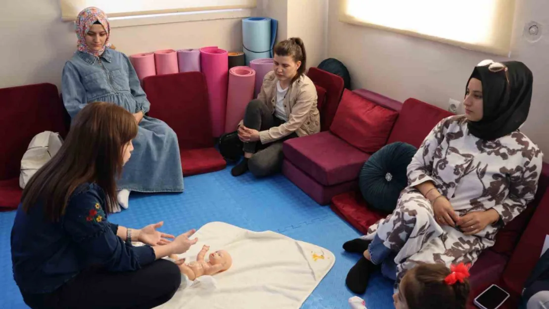 Anne adayları anneliği bu okulda öğreniyor