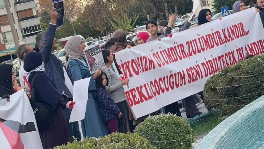 AVM önünde İsrail'e protesto