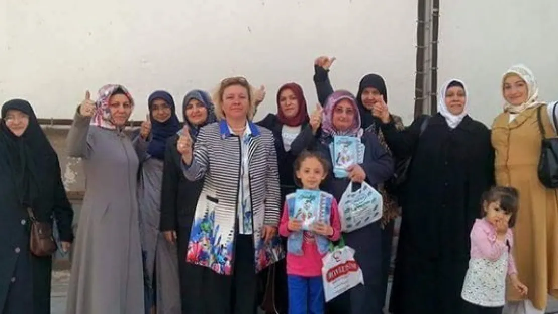 Aysel Büyükbaş'a Yahyalı'da yoğun ilgi