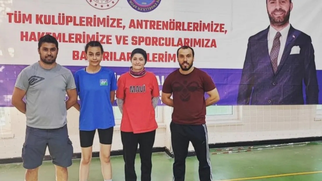 Badmintoncu Telli Nur Ataş mili takım kampına davet edildi