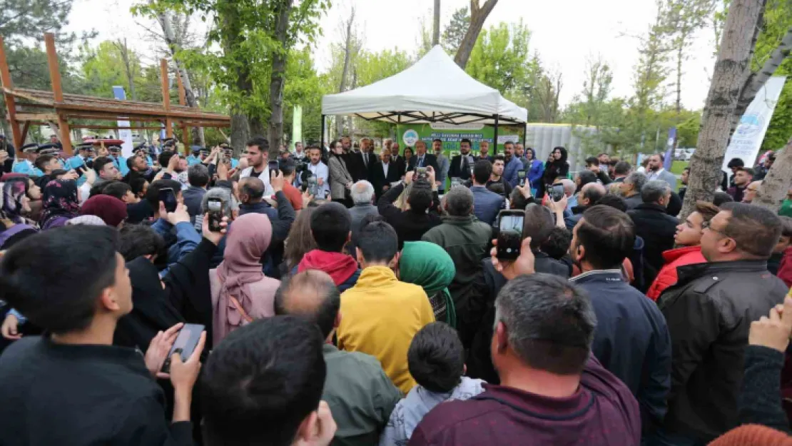 Bakan Akar'a Büyükşehir Pikniğinde yoğun ilgi