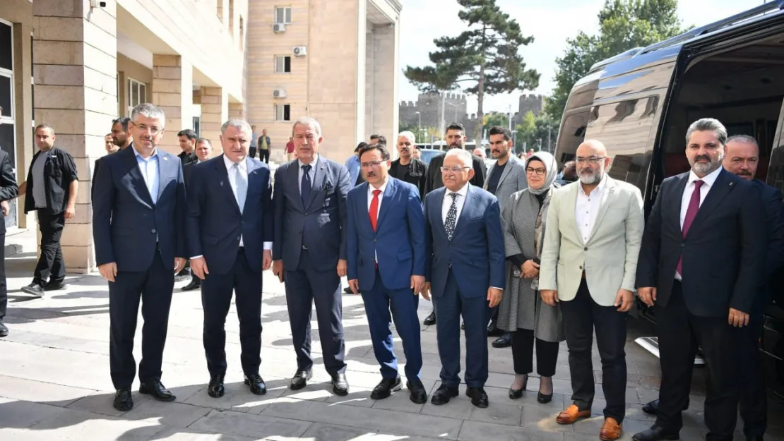 Bakan Aşkın Bak'tan Kayseri Valiliği'ne ziyaret