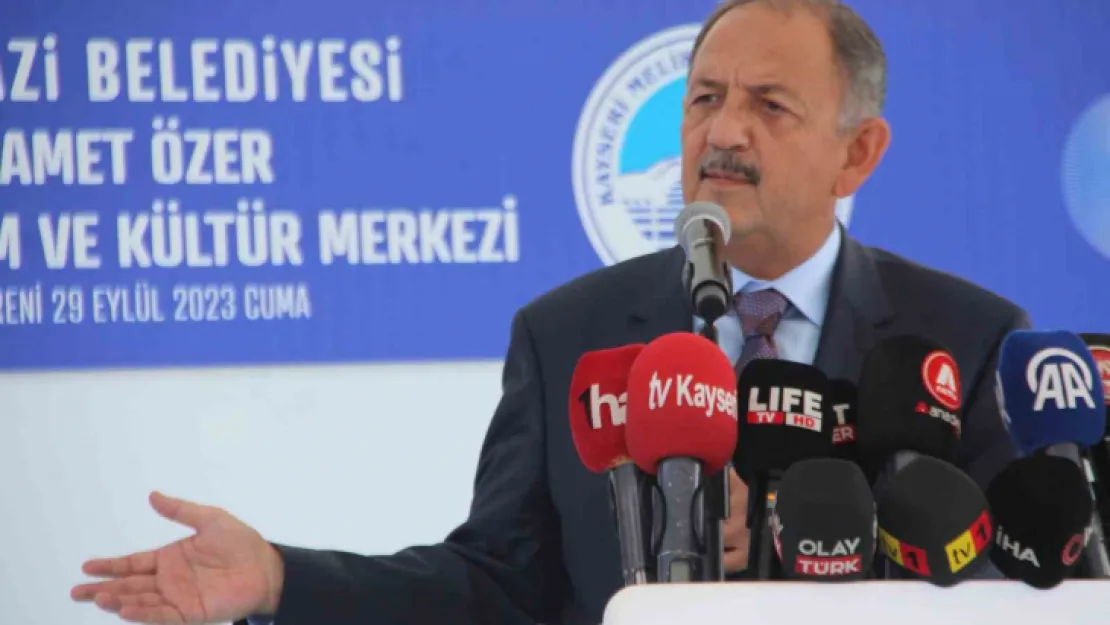 Bakan Özhaseki: '1 milyon 900 bin vatandaşımız evlerinin dışında'