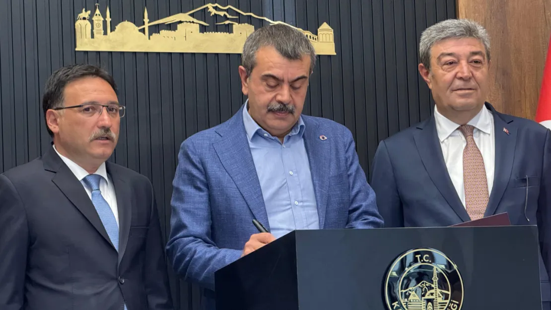 Bakan Tekin, Vali Çiçek ile bir araya geldi