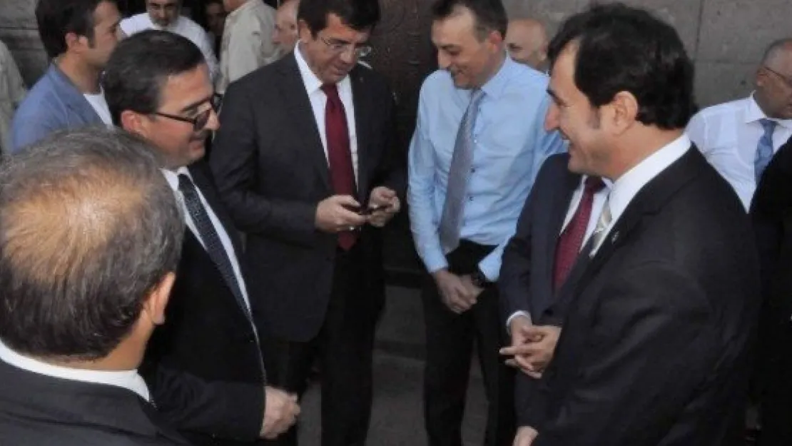 Bakan Yıldız Ve Zeybekci Cuma Namazını Han Camii'nde Kıldı