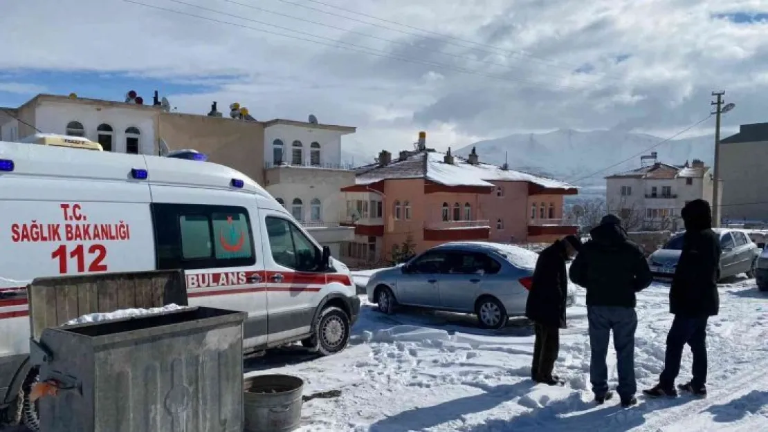 Balkondan giren komşuları acı manzarayla karşılaştı