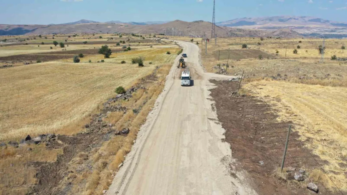 Büyükşehir'den 4 kırsal mahalle yoluna 40 bin tonluk asfalt