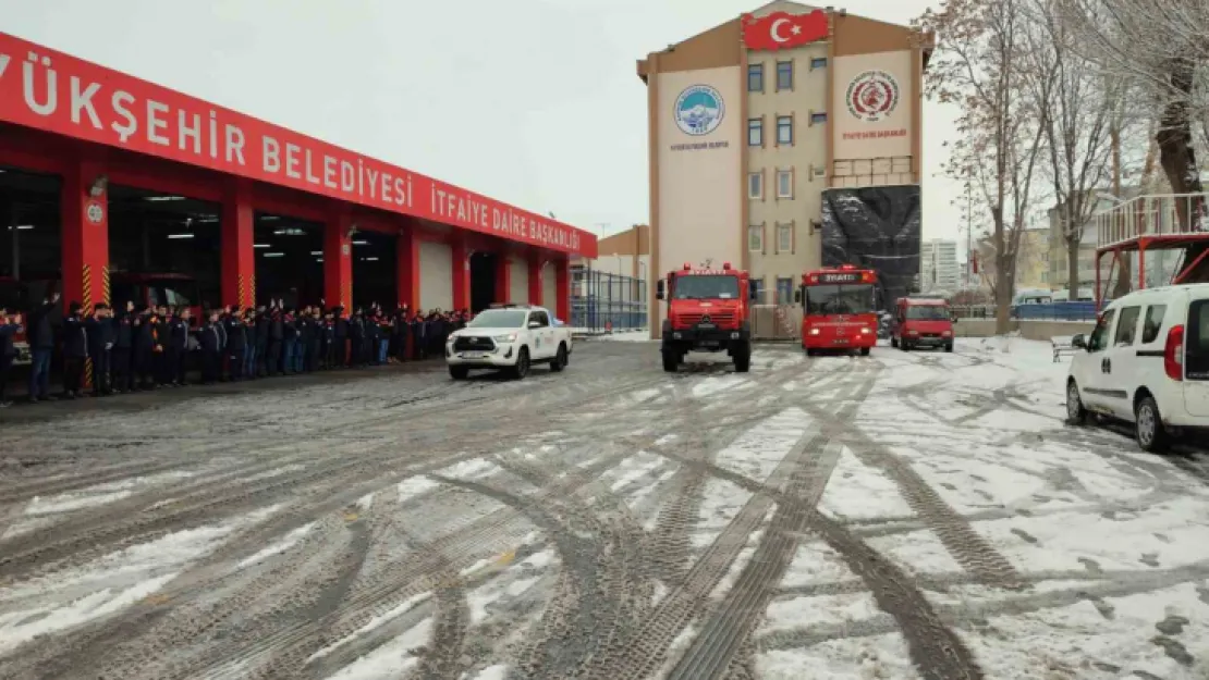 Başkan Büyükkılıç: '25 araç ve 34 personel, deprem bölgesine yola çıktı'