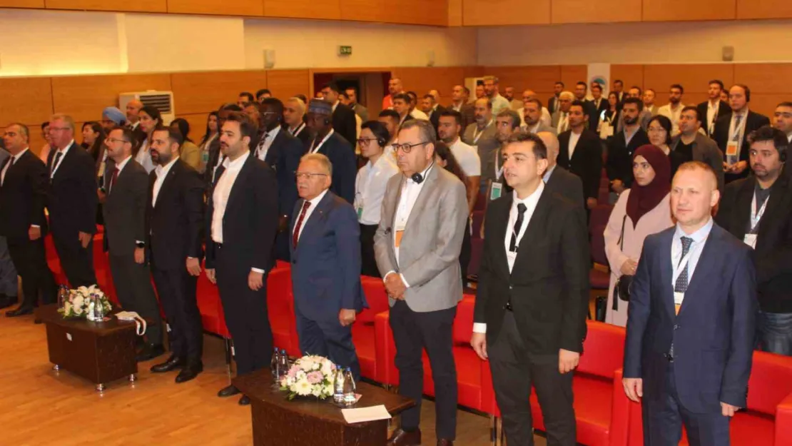 Başkan Büyükkılıç, Uluslararası Toplu Taşıma Birliği konferansında konuştu