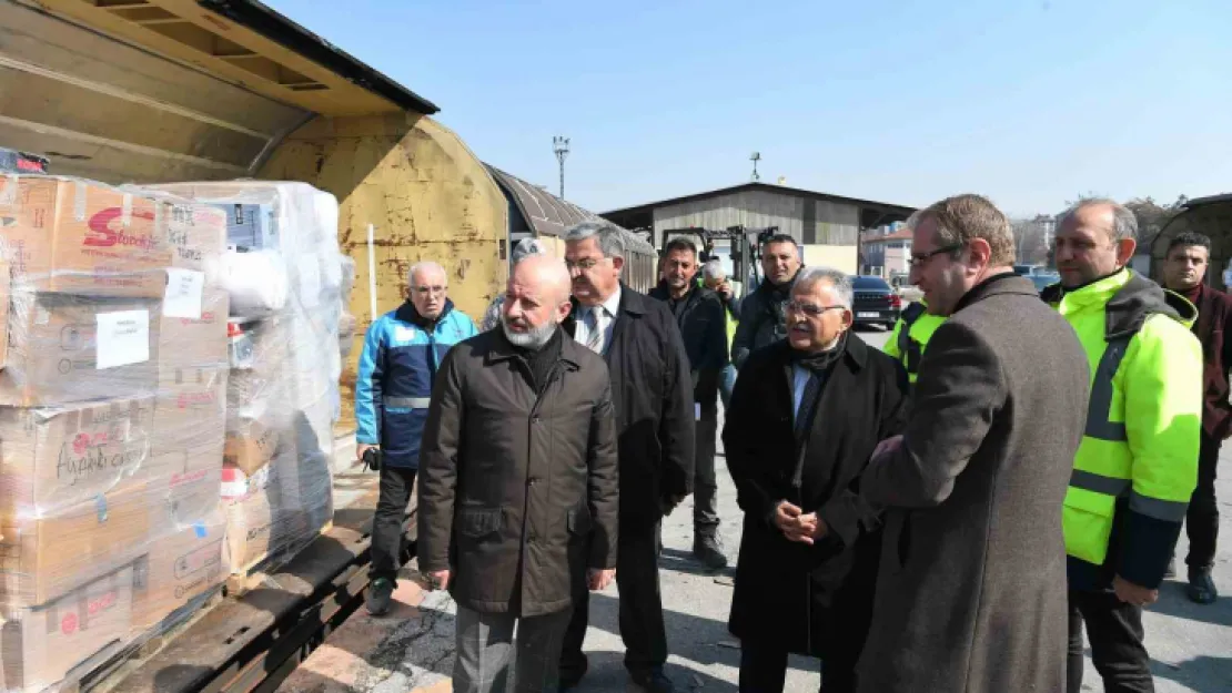 Başkan Büyükkılıç,  Tren Garı'ndaki yardım çalışmaları hakkında inceleme yaptı