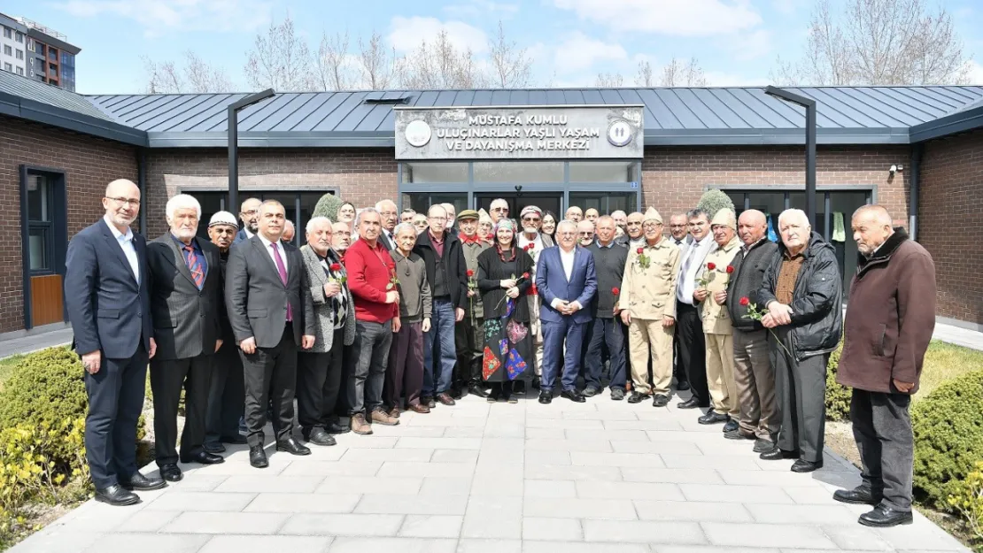 Başkan Büyükkılıç: 'Ulu çınarların her zaman yanındayız'