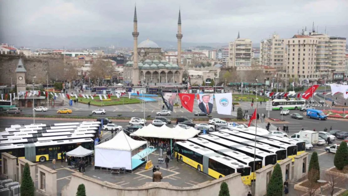 Kayseri'ye 12 körüklü otobüs daha geldi