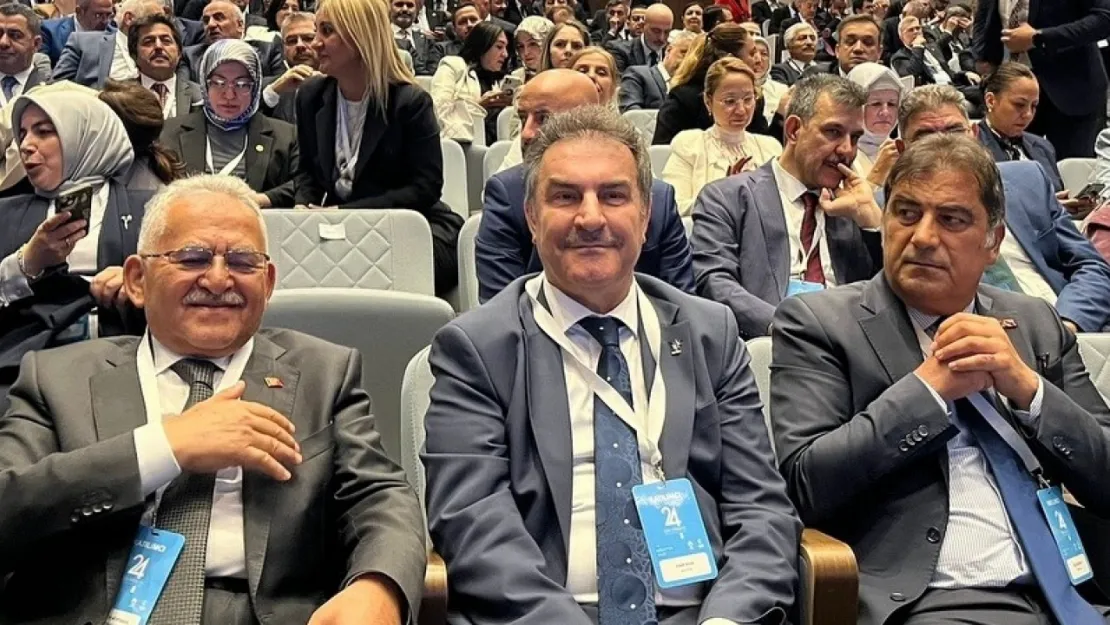 Başkan Büyükkılıç Ak Parti 24. Yıl Kutlamalarında MKYK Üyesi Prof. Avşar'la bir araya geldi