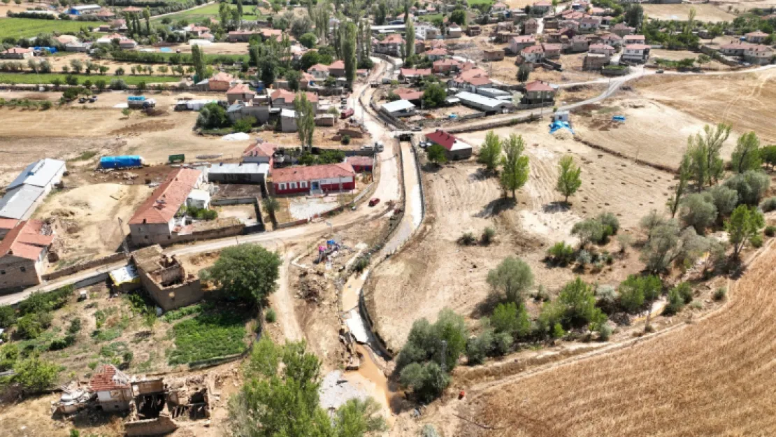 Başkan Büyükkılıç, Bünyan'daki sel bölgesinde incelemelerde bulundu