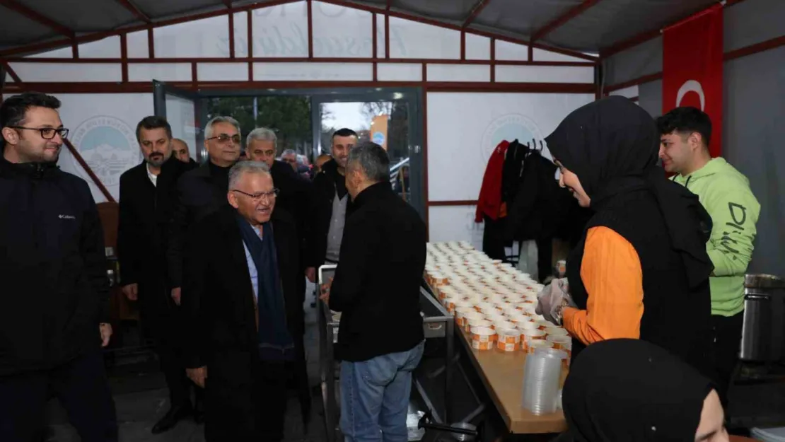 Başkan Büyükkılıç büyükşehirin iftar sofrasını ziyaret etti