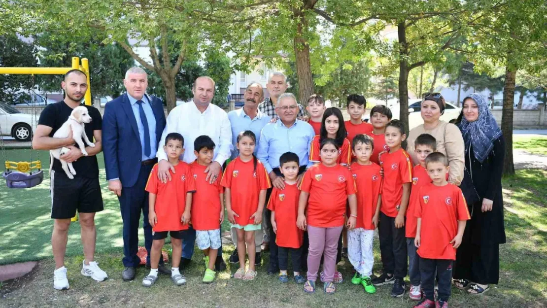 Başkan Büyükkılıç, Suriyelilere karşı olaylarının başladığı mahalleleri ziyaret etti