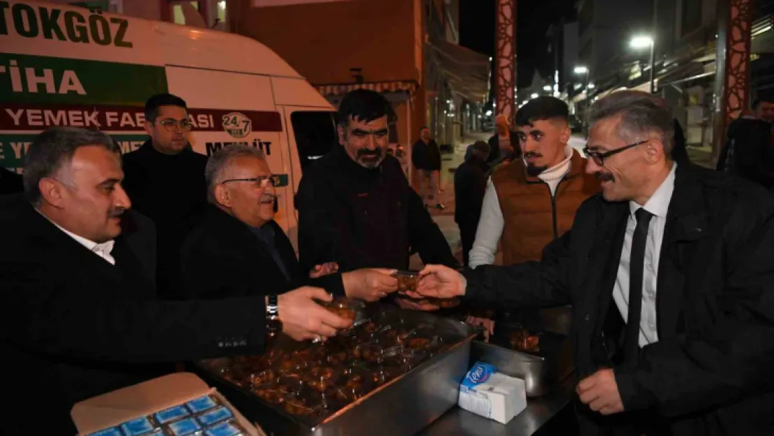 Başkan Büyükkılıç, ilk iftarını memleketi Develi'de açtı