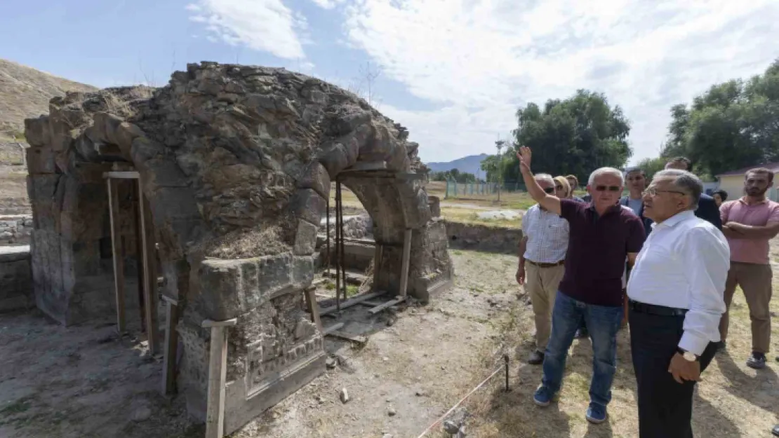 Başkan Büyükkılıç, 3 bin 374 arkeolojik bulguyu tarihe kazandırdı