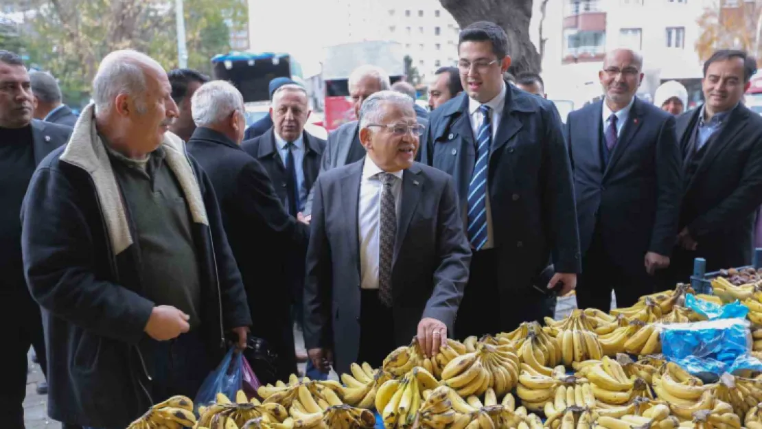 Başkan Büyükkılıç, pazarcı esnafı gezdi