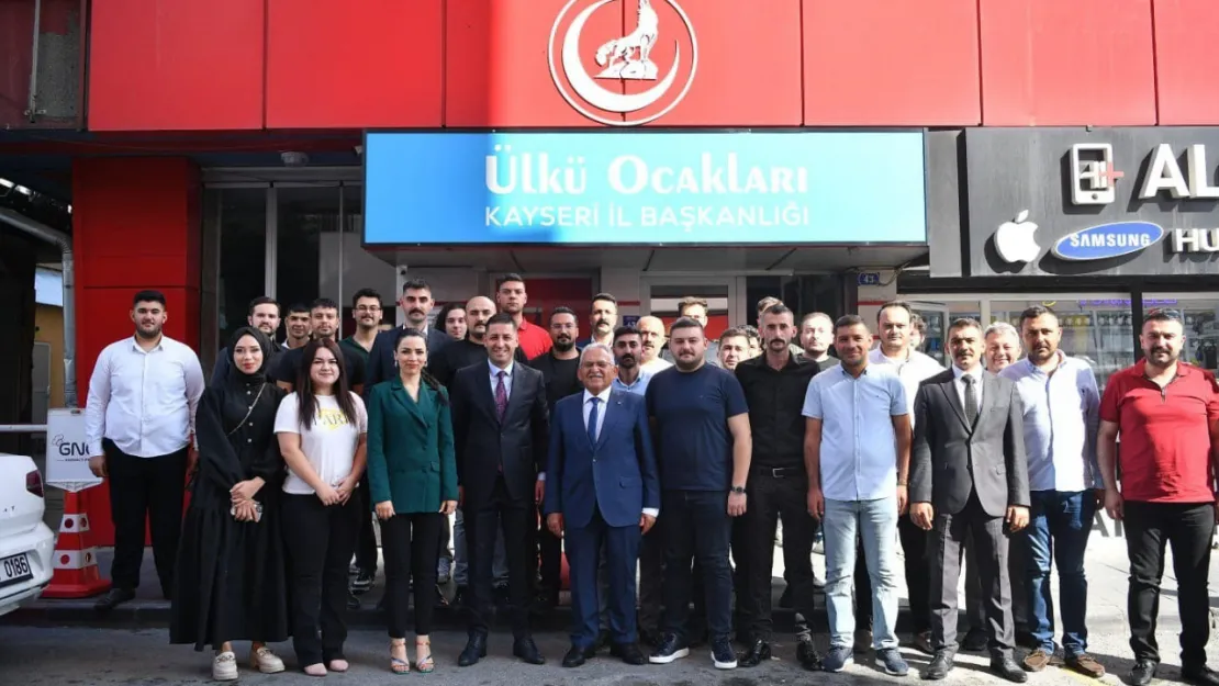 Başkan Büyükkılıç'tan Ülkü Ocakları'na ziyaret