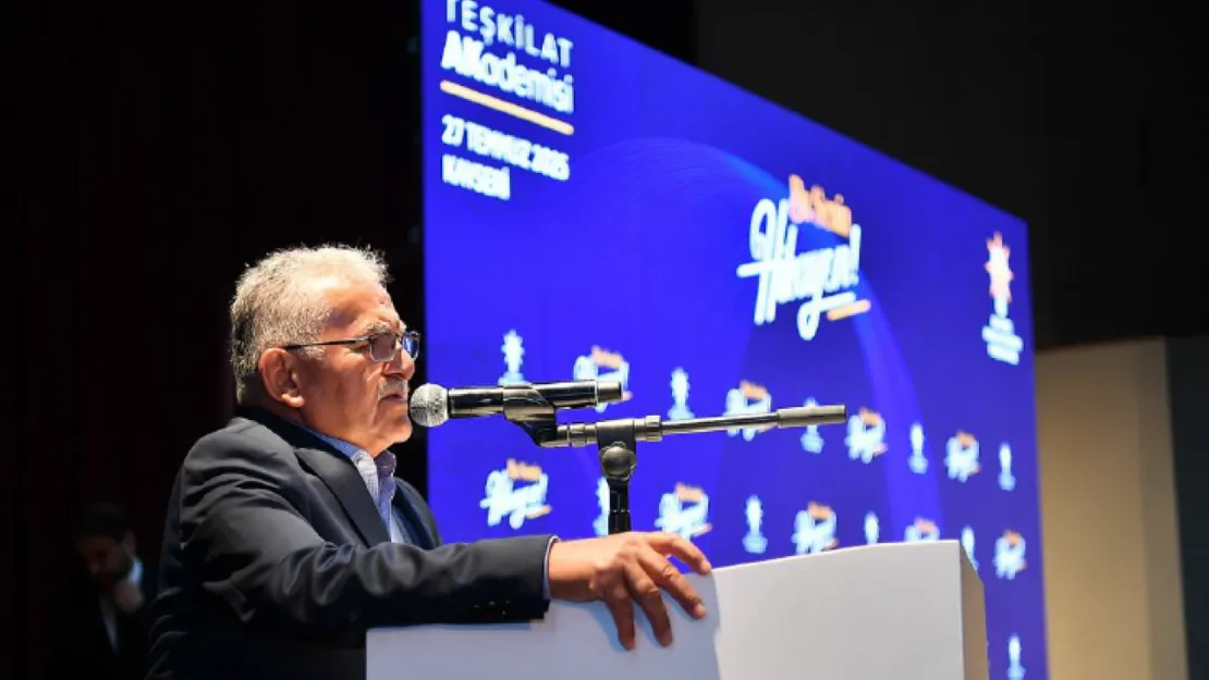 Başkan Büyükkılıç, Teşkilat Akademisi'nde konuştu