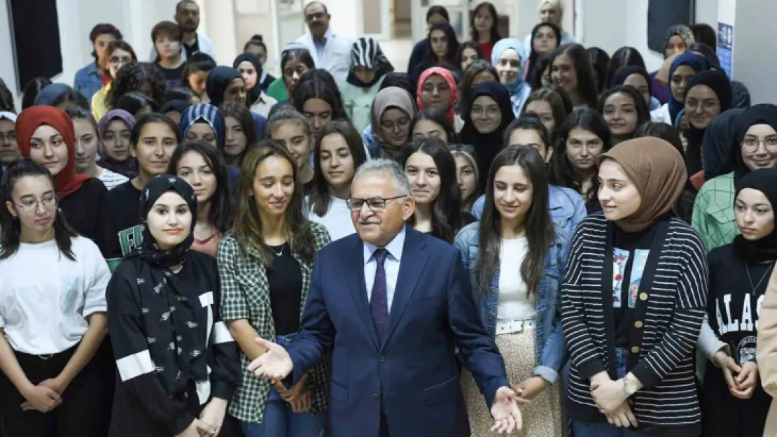 Başkan Büyükkılıç YKS'ye Girecek Adaylara Başarılar Diledi