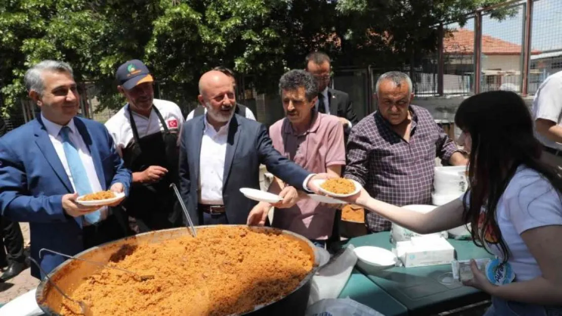 Başkan Çolakbayrakdar: 'Gençlerimiz için ne yapılsa azdır'