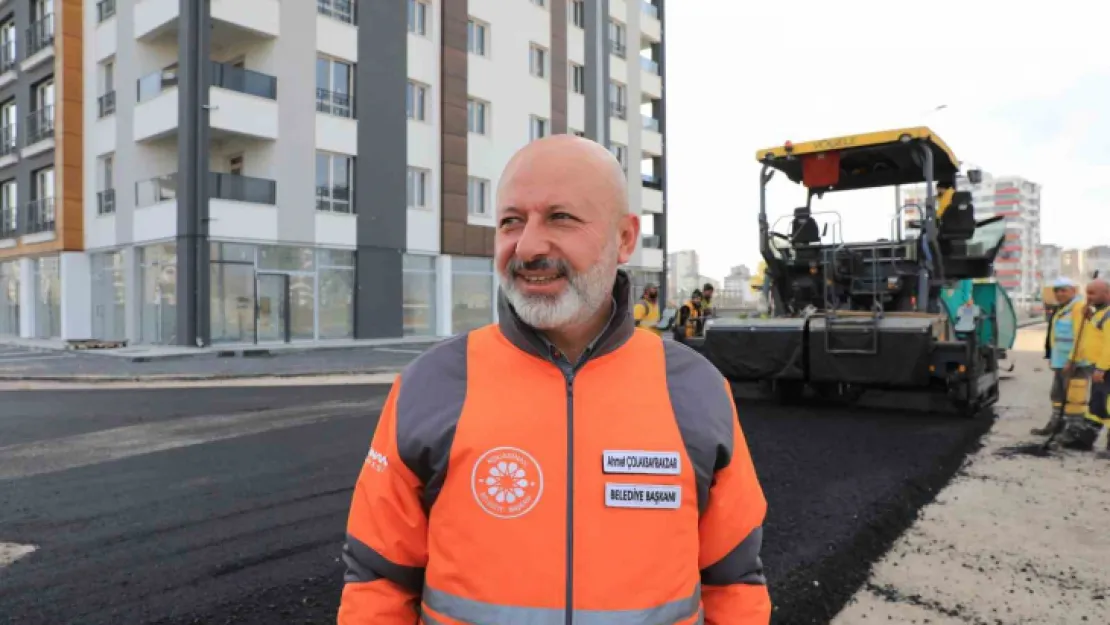 Başkan Çolakbayrakdar: 'Kocasinanımızın her bir noktasını güzelleştiriyoruz'