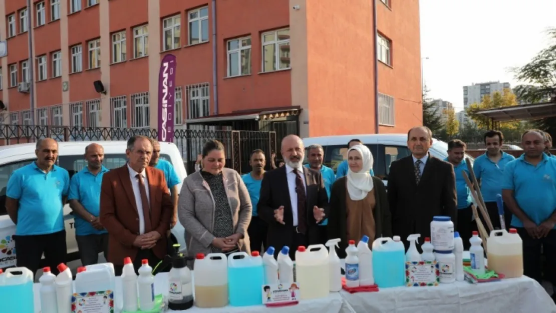 Başkan Çolakbayrakdar, 'Rutinin dışında çevreye ve insana fark katacak hizmetler yapıyoruz'