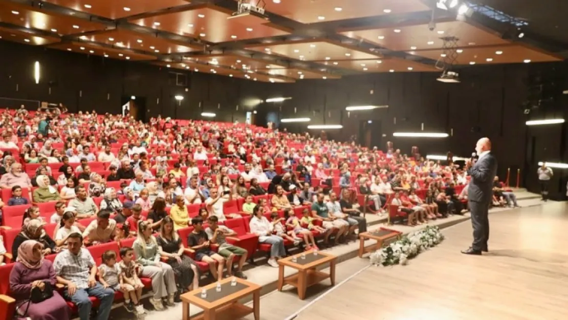 Başkan Çolakbayrakdar: 'Sıra dışı farklı hizmetlerle vatandaşımızın yanındayız'