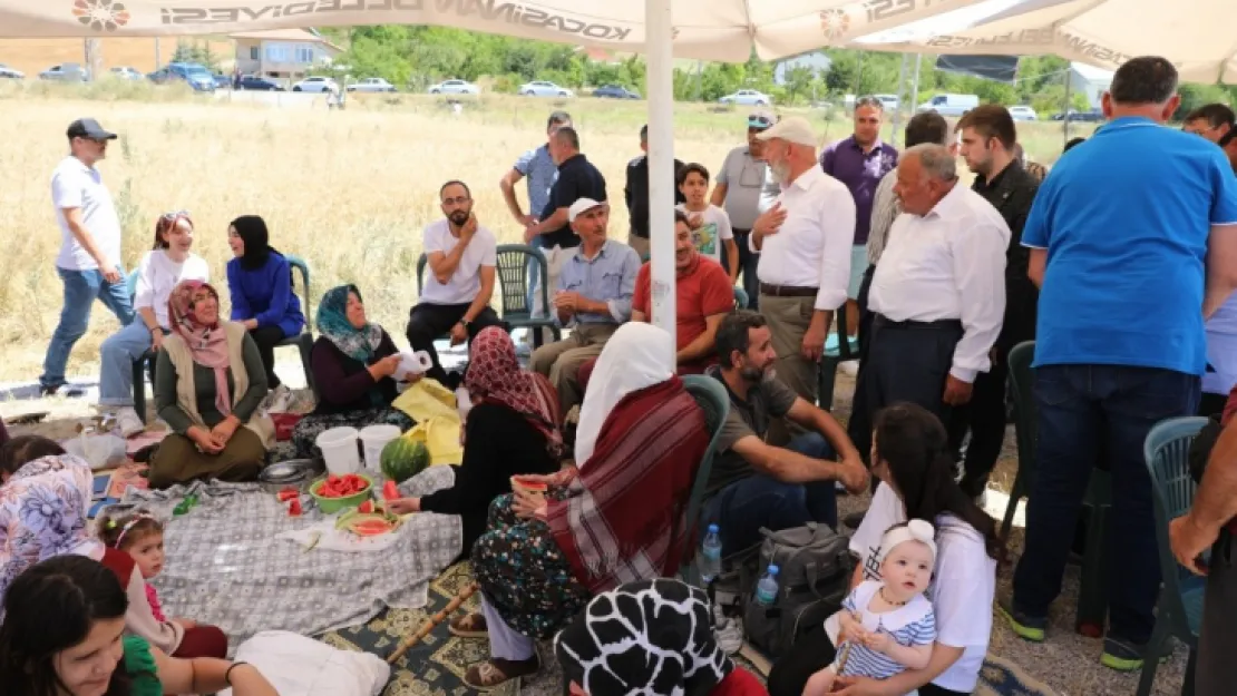 Başkan Çolakbayrakdar, hafta sonu Yüreğil Mahallesi'nde vatandaşlarla buluştu