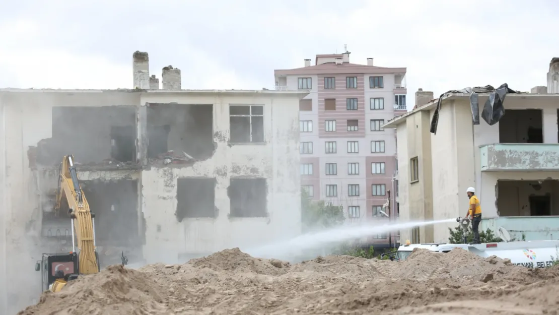 Başkan Çolakbayrakdar 'Kentsel dönüşümle üç önemli çalışmayı eş zamanlı olarak yürütüyoruz'