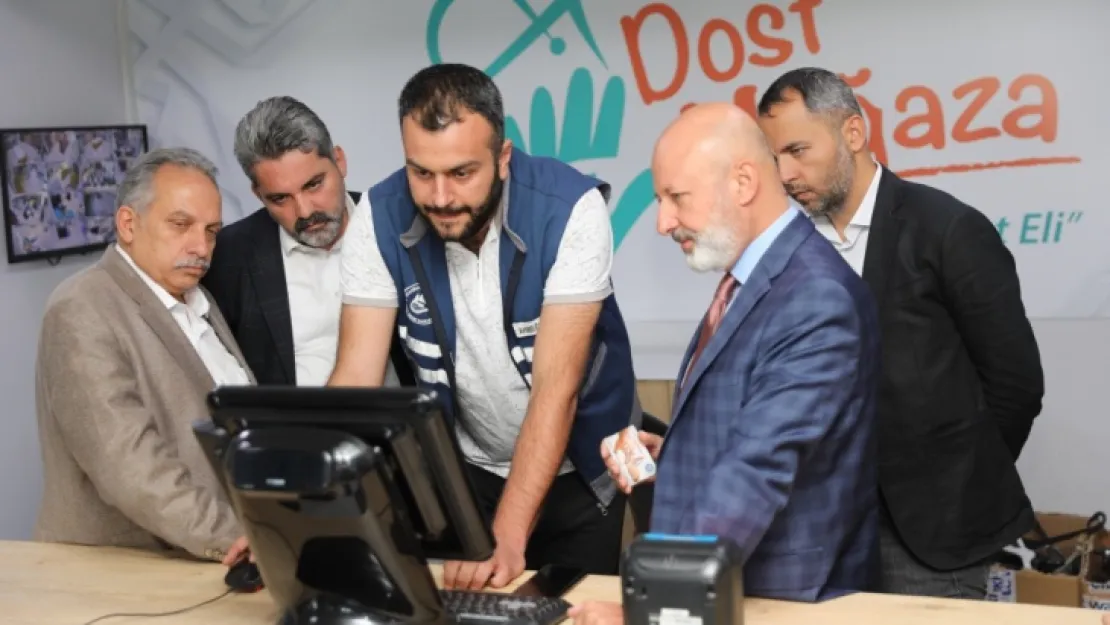 'Dost Eli ile Dost Mağaza' gönüllere dokunuyor