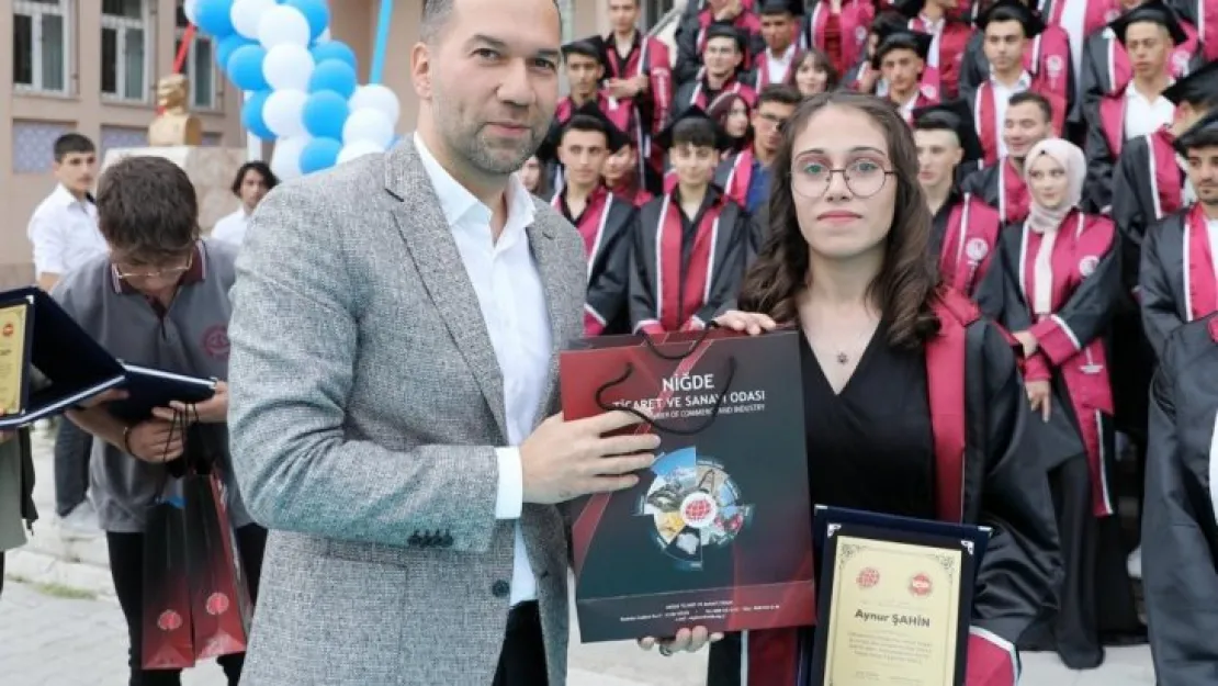 Başkan Özdemir'in mesaisi yoğun geçiyor