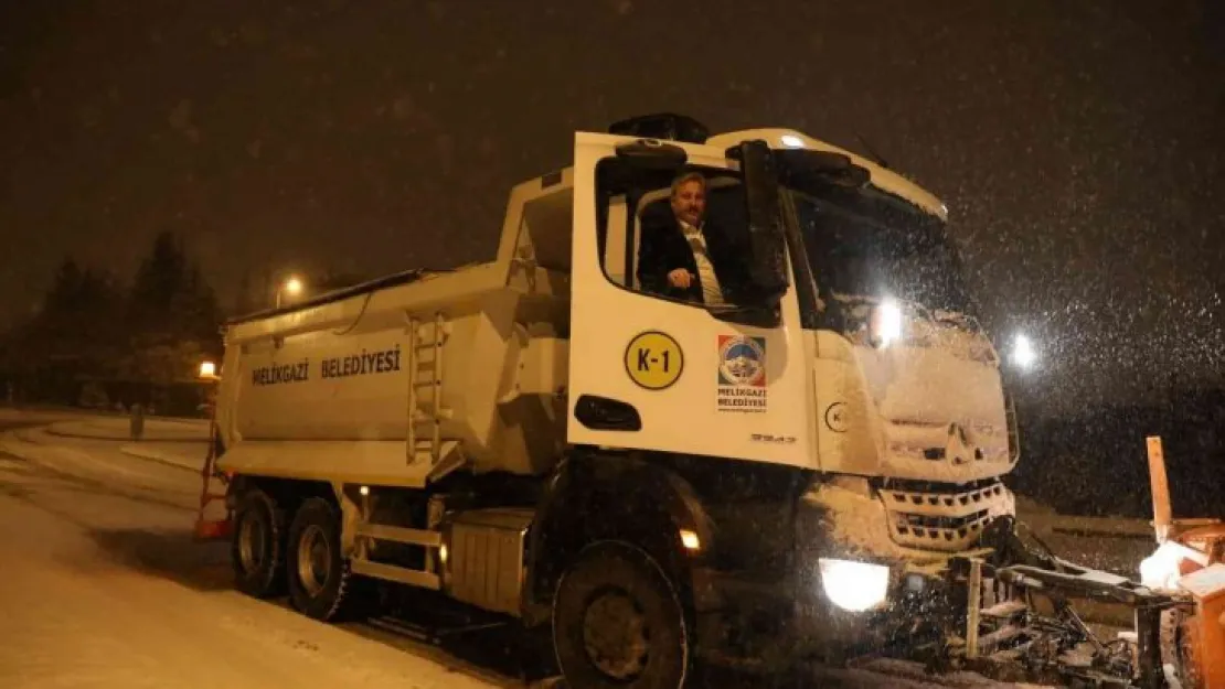 Başkan Palancıoğlu, karla mücadele çalışmalarına katıldı