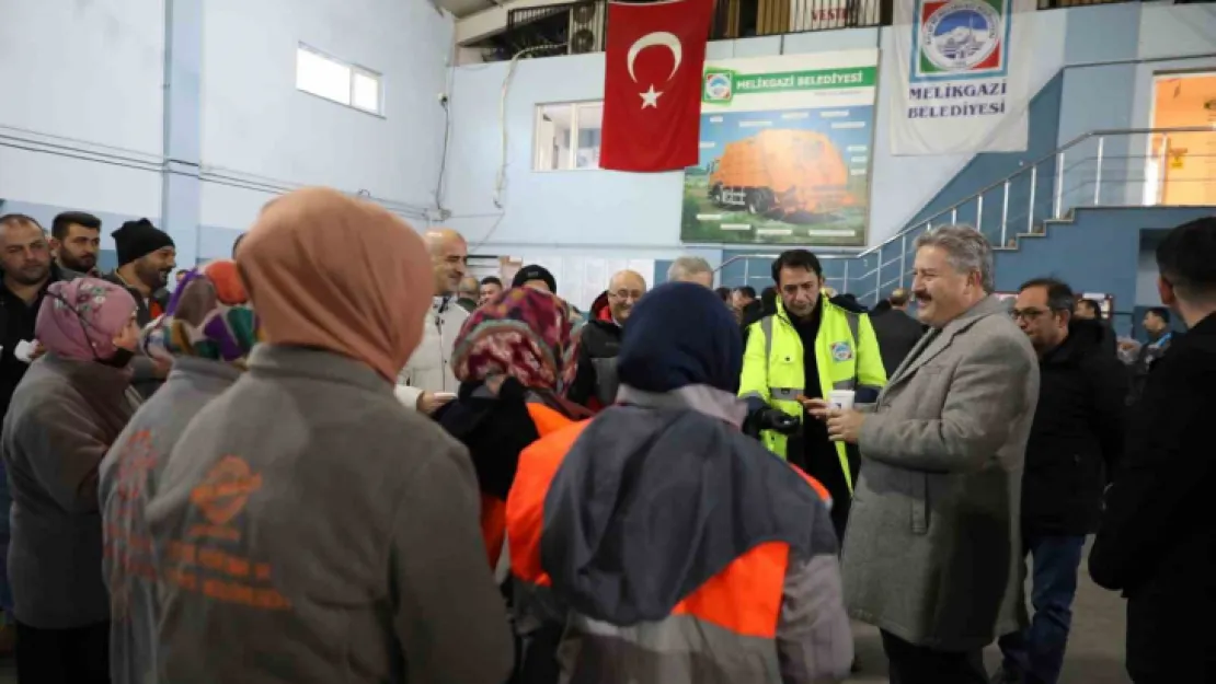 Başkan Palancıoğlu mesaiye, saha çalışanlarını ziyaret ederek başladı