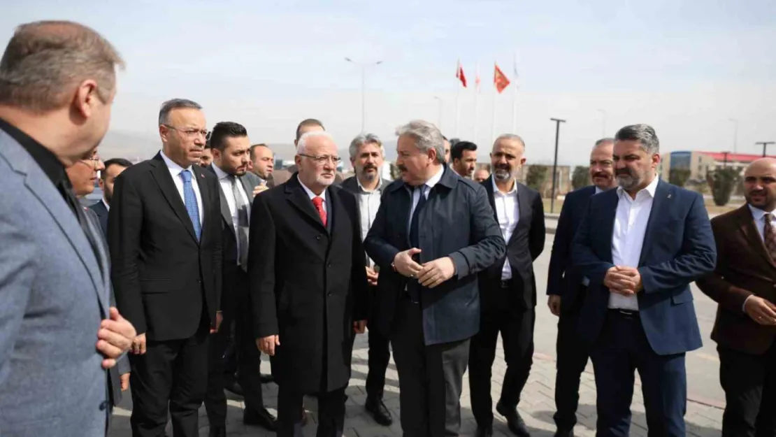 Başkan Palancıoğlu, Serbest Bölge'de fabrikaları ziyaret etti