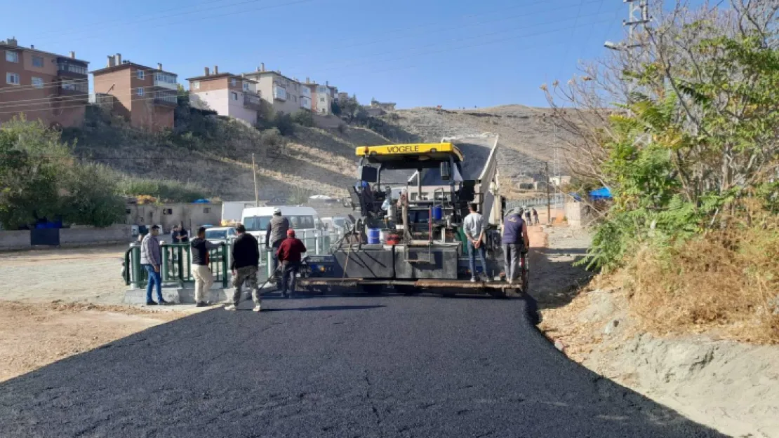 Başkan Taşyapan,' Kırsal da dahil merkez mahallelerimizde sıcak asfalt çalışmaları sürüyor'